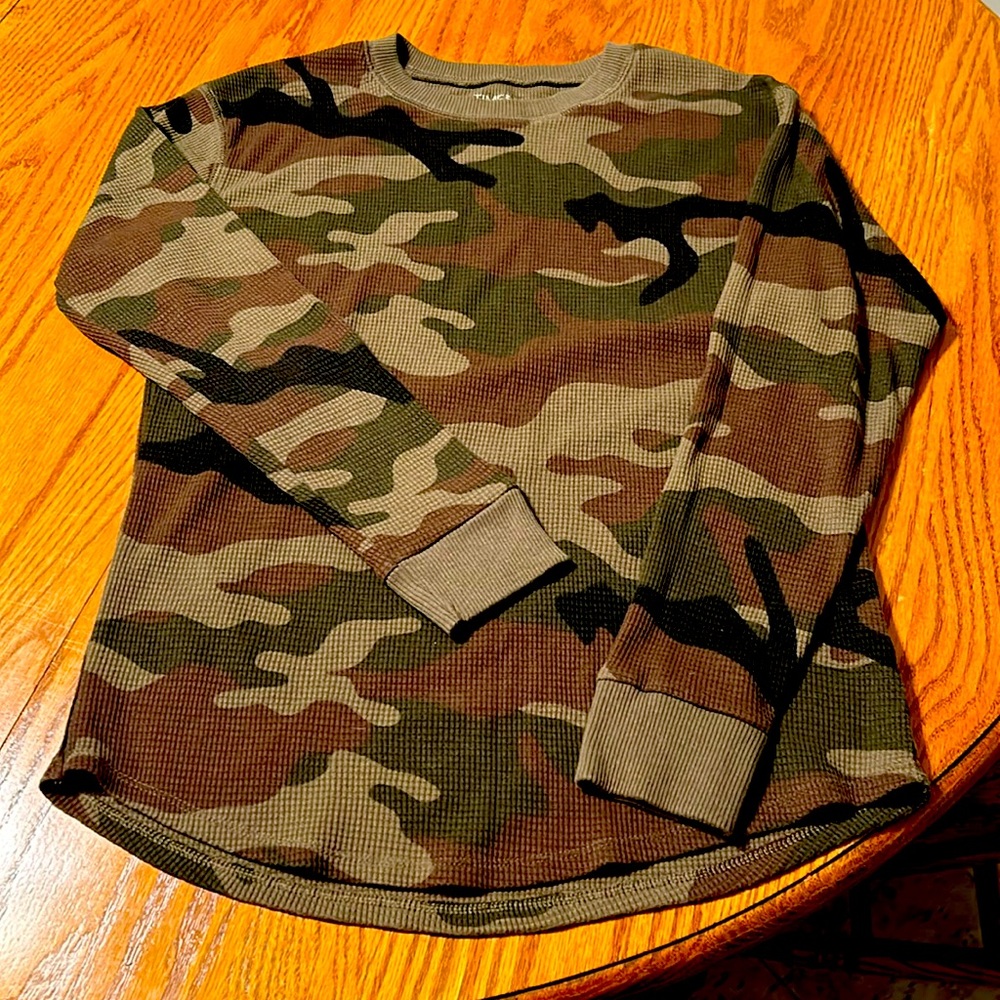 Long sleeved camouflage tee shirt. Size S
